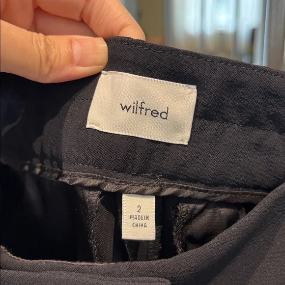 WILFRED The Limitless Pant Cropped in Black - Picture 7 of 9